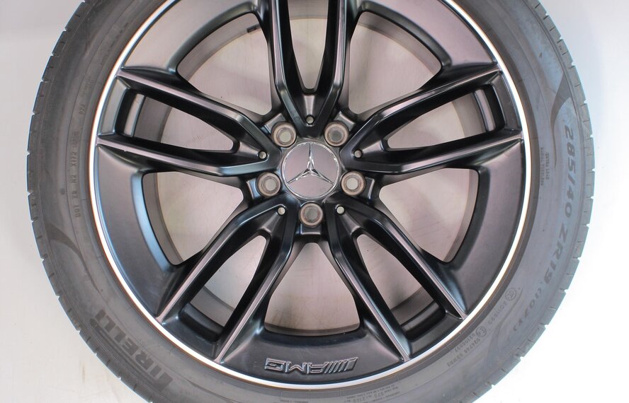 Mercedes Mercedes GT 43 53 63 AMG X290  19 inch Pirelli Zomerbanden Origineel