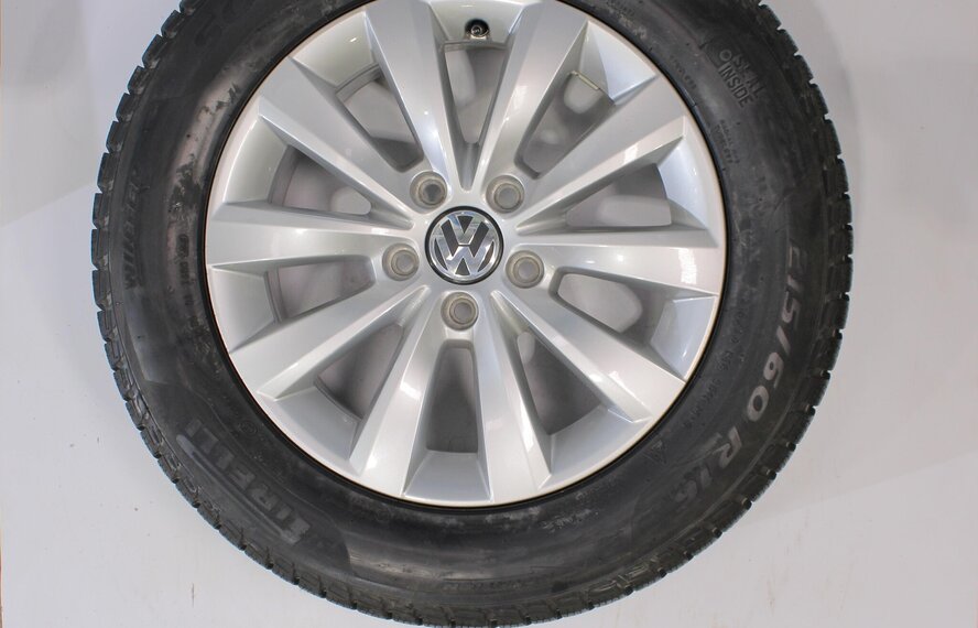 Volkswagen Volkswagen New Beetle 5C Mikra 16 inch Pirelli Winterbanden Origineel
