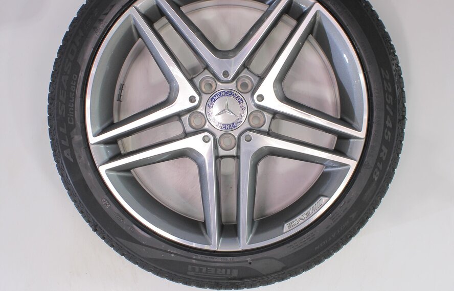 Mercedes Mercedes A B CLA Klasse W176 W117 W246  18 inch velgen Pirelli  All-Season (4 seizoenen) Origineel NIEUW