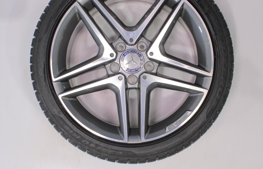 Mercedes Mercedes A B CLA Klasse W176 W117 W246  18 inch Pirelli Winterbanden Origineel