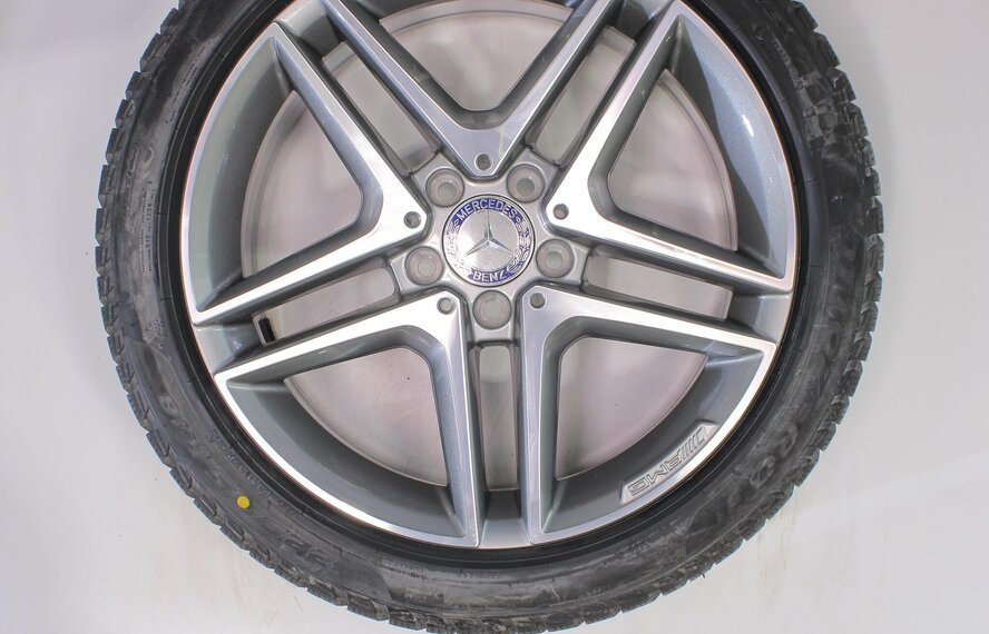 Mercedes Mercedes A B CLA Klasse W176 W117 W246  18 inch Pirelli Winterbanden Origineel