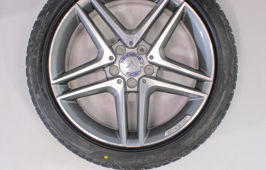 Mercedes Mercedes A B CLA Klasse W176 W117 W246  18 inch Pirelli Winterbanden Origineel