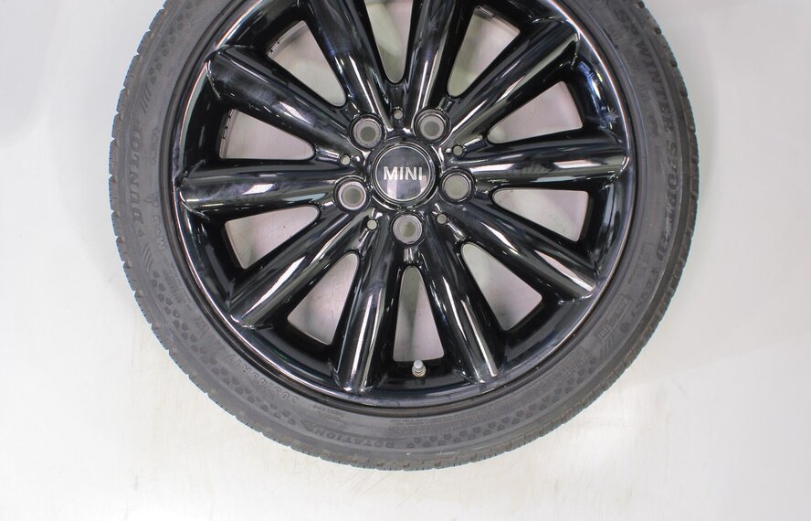 Mini Cooper / S / One / Cabrio F55 F56 F57 499 17 inch Dunlop Runflat Winterbanden Origineel