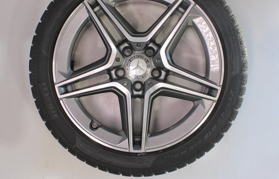 Mercedes Mercedes A-klasse A35 W177 AMG 18 inch Pirelli Winterbanden Origineel