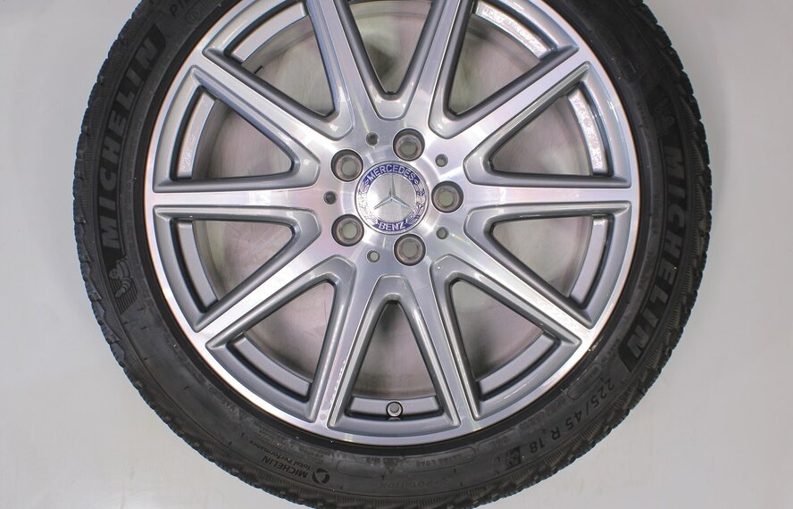 Mercedes Mercedes A-klasse A35 A45 W177 AMG 18 inch Michelin Winterbanden Origineel