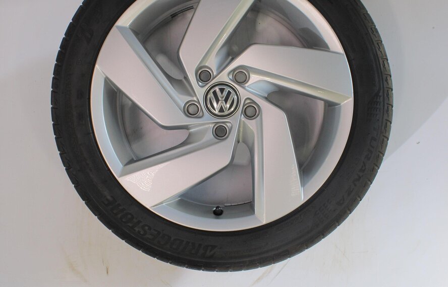 Volkswagen Volkswagen Golf 5 6 7 8 Richmond 17 inch Bridgestone Zomerbanden Origineel