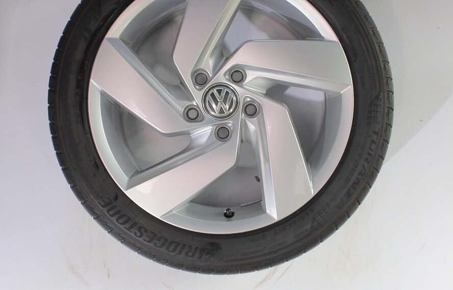 Volkswagen Volkswagen Golf 5 6 7 8 Richmond 17 inch Bridgestone Zomerbanden Origineel