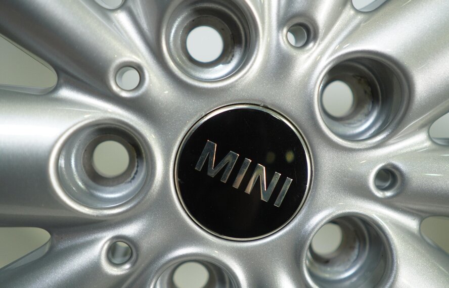 Mini Mini Cooper / S / One / Cabrio F55 F56 F57 508 16 inch velgen Yokohama Winterbanden Nieuw Origineel