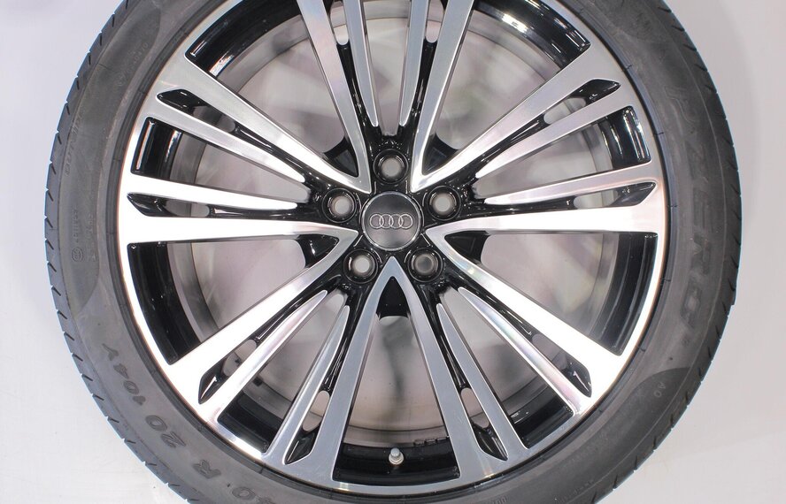 Audi Audi A8 4N 20 inch Pirelli Zomerbanden Origineel