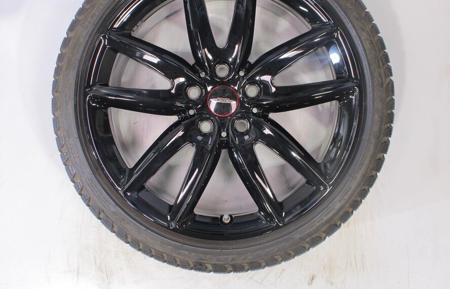 Mini Mini Clubman F54 JCW815 18 inch Pirelli Runflat Winterbanden Origineel