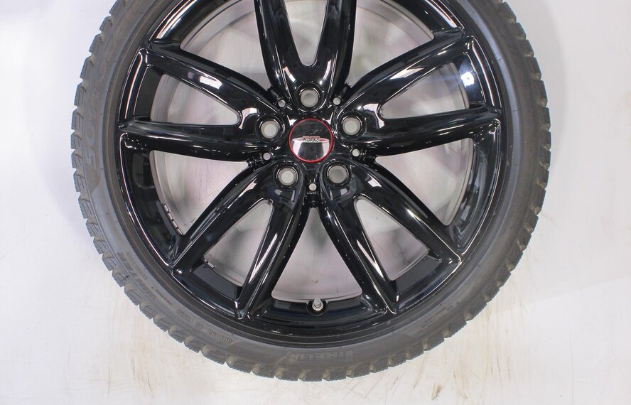Mini Clubman F54 JCW815 18 inch Pirelli Runflat Winterbanden Origineel