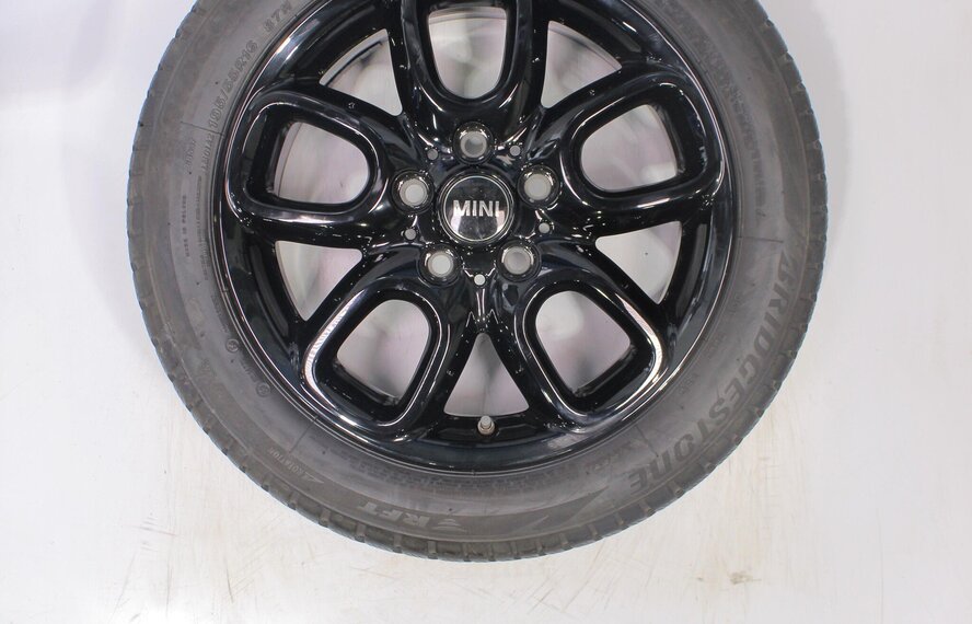 Mini Cooper / S / One / Cabrio F55 F56 F57 494 16 inch Bridgestone Runflat Winterbanden Nieuw Origineel