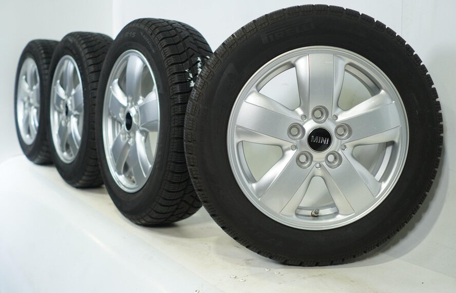 Mini Cooper / S / One / Cabrio F55 F56 F57 492 15 inch Pirelli Winterbanden Origineel