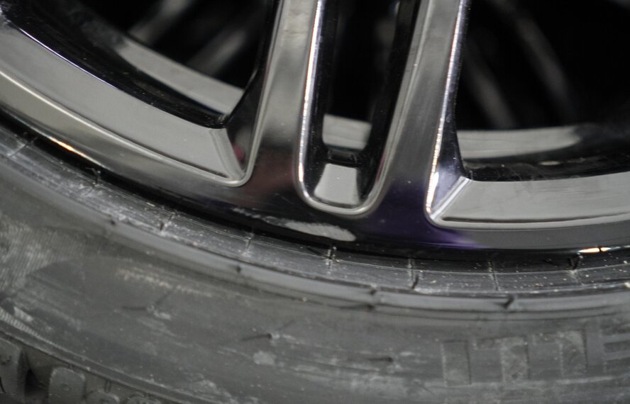 BMW BMW 5 serie G30 G31 8 serie G14 G15 G16 664M 19 inch Pirelli Runflat Winterbanden Nieuw Origineel