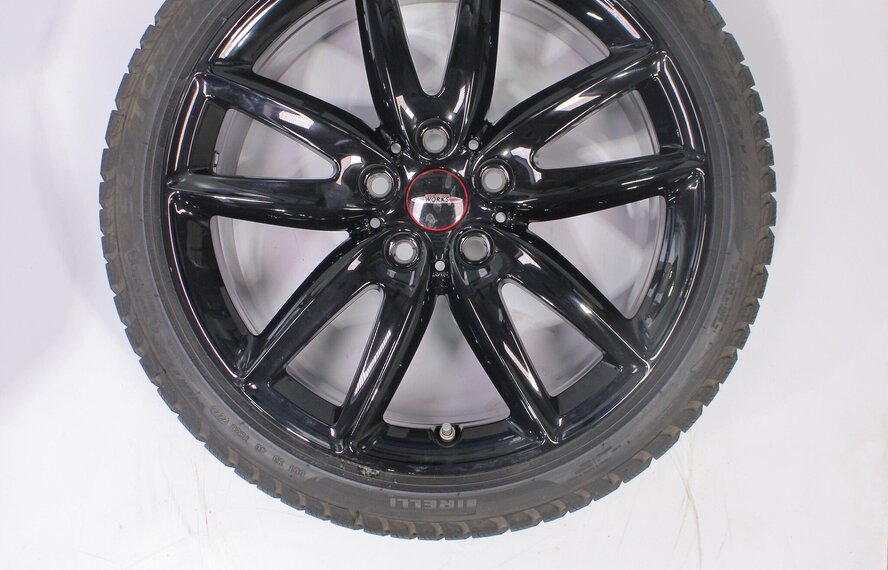 Mini Clubman F54 JCW815 18 inch Pirelli Runflat Winterbanden Origineel