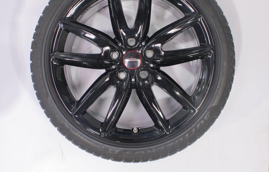 Mini Clubman F54 JCW815 18 inch Pirelli Runflat Winterbanden Origineel