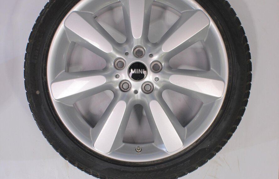 Mini Mini Countryman F60 535 19 inch Pirelli Runflat Winterbanden Origineel