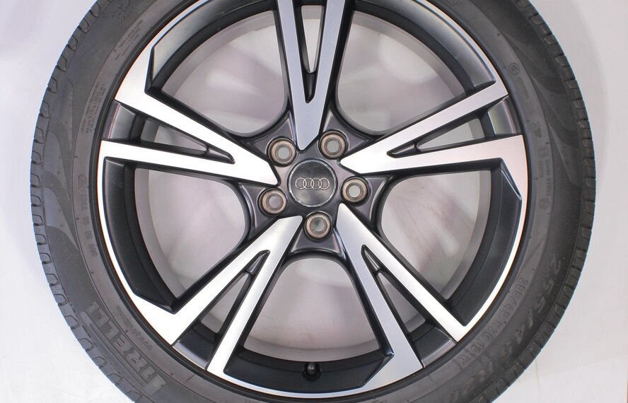 Audi Audi Q5 SQ5 80A 20 inch Pirelli Zomerbanden Origineel