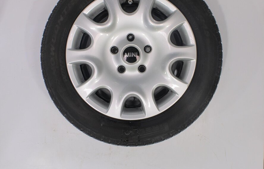 Mini Cooper / S / One / Cabrio F55 F56 F57 12 15 inch Pirelli Winterbanden Origineel