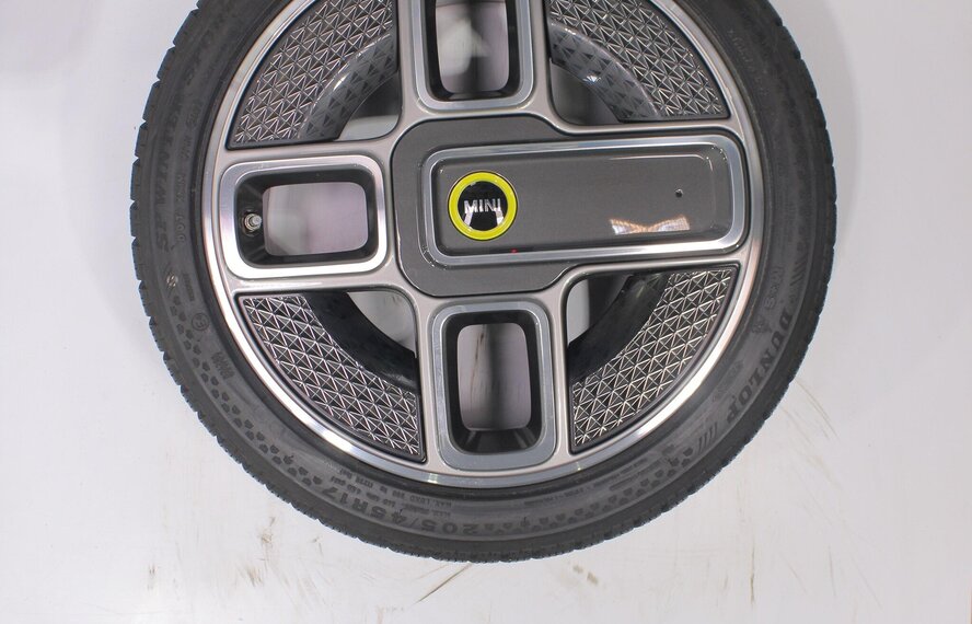Mini Cooper / S / One / Cabrio F55 F56 F57 737 17 inch Dunlop Runflat Winterbanden Origineel