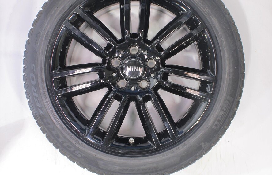 Mini Mini Countryman F60 532 18 inch Pirelli Runflat Winterbanden Nieuw Origineel