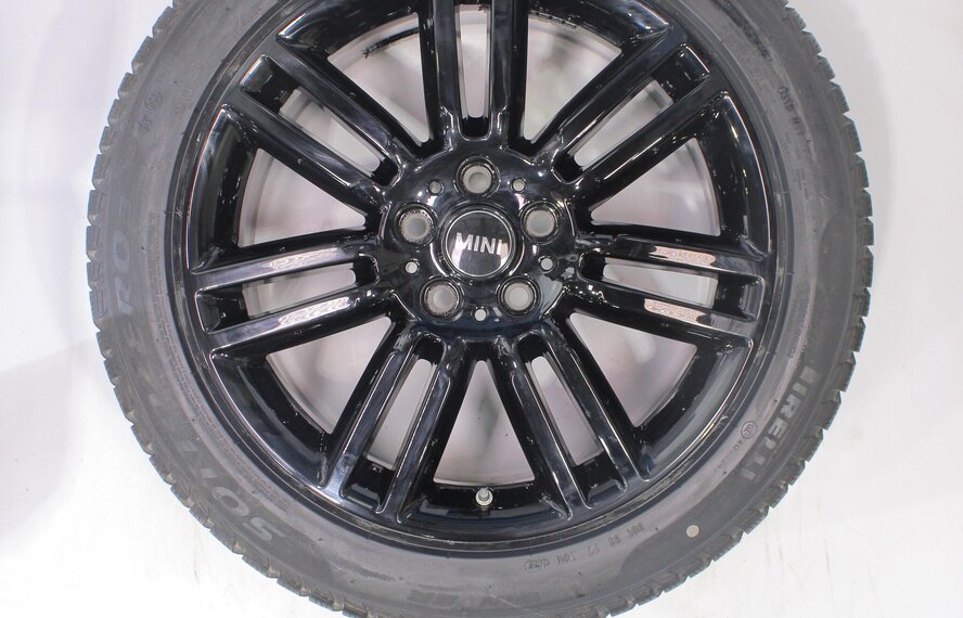 Mini Mini Countryman F60 532 18 inch Pirelli Runflat Winterbanden Nieuw Origineel