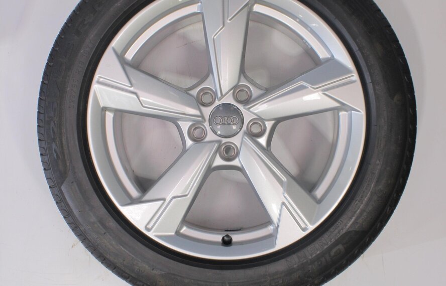 Audi Audi A6 A7 4K C8 18 inch Pirelli Zomerbanden Origineel