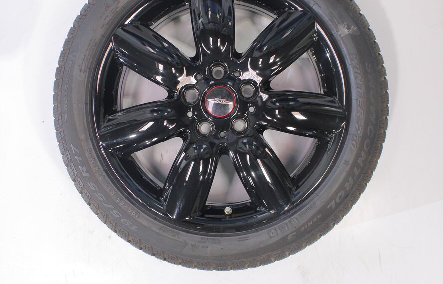 Mini Clubman F54 528 17 inch Pirelli Winterbanden Origineel