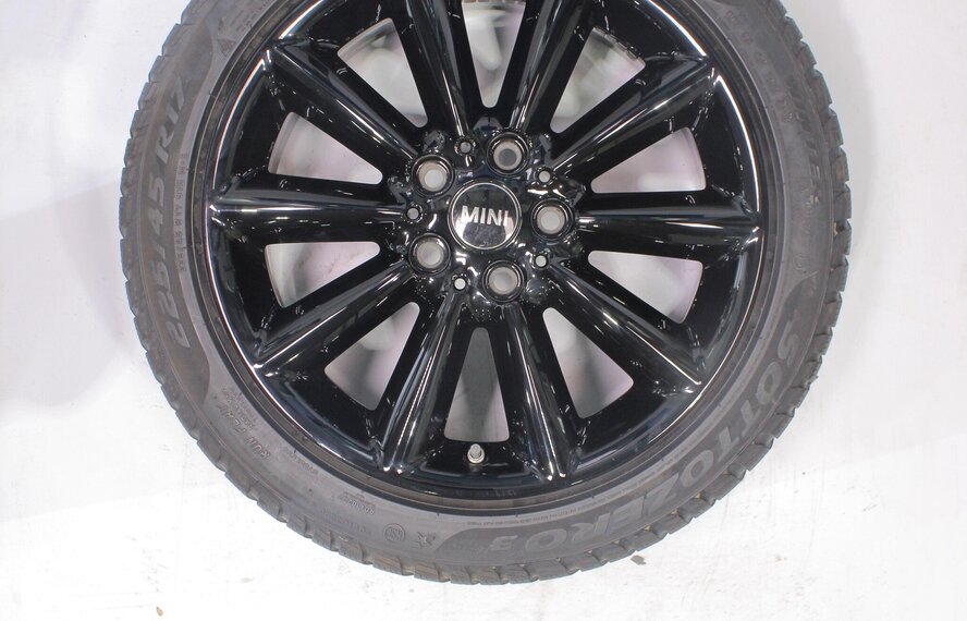 Mini Clubman F54 518 17 inch Pirelli Runflat Winterbanden Origineel