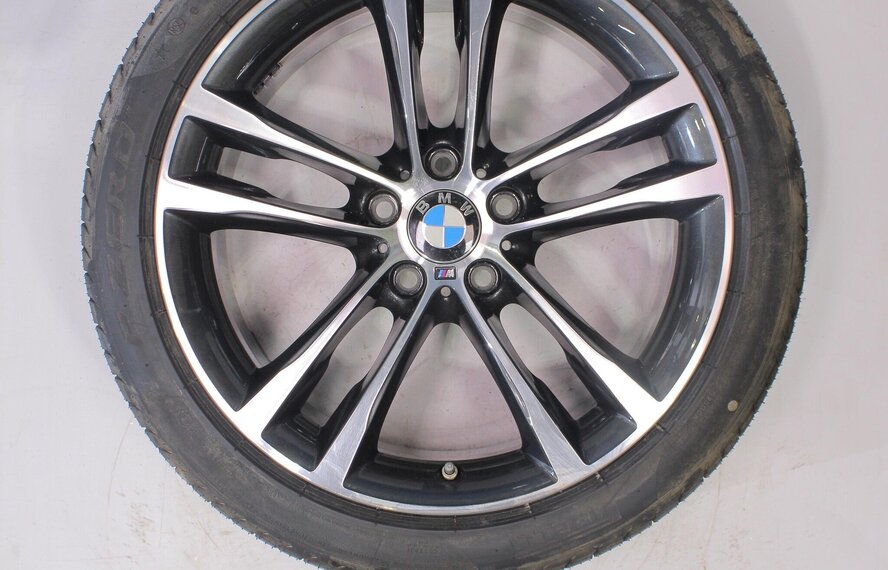 BMW BMW 3 serie GT F34 598M 19 inch Pirelli Runflat Zomerbanden Nieuw Origineel