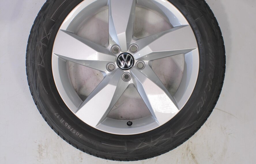 Volkswagen Volkswagen T-Cross 2GM Chesterfield 17 inch Vredestein Winterbanden Nieuw Origineel