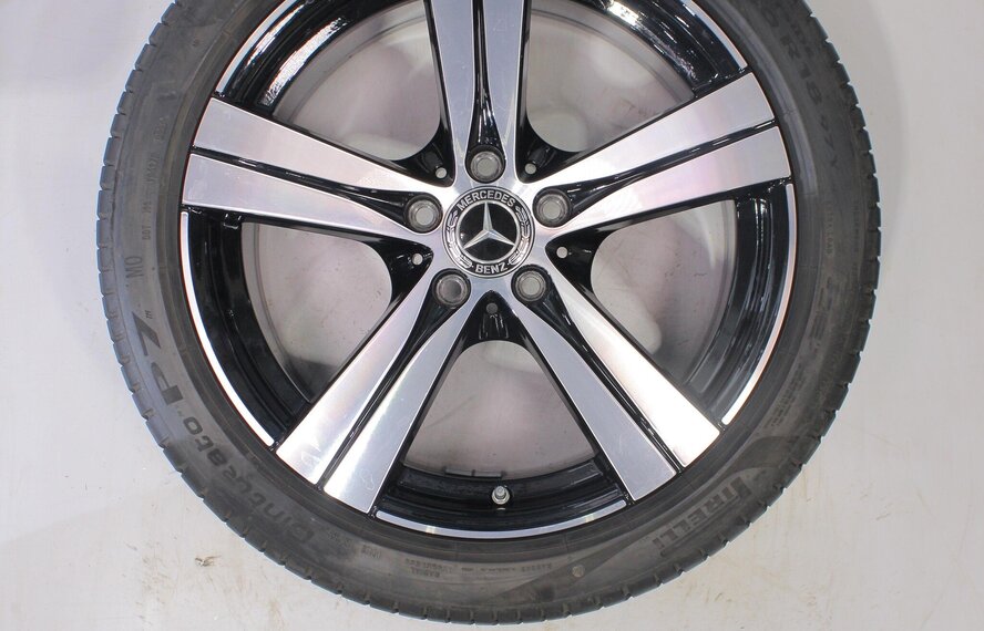 Mercedes Mercedes C-Klasse C206 S206 W206 18 inch Pirelli Zomerbanden Origineel
