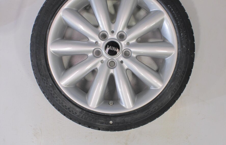 Mini Cooper / S / One / Cabrio F55 F56 F57 499 17 inch Dunlop Runflat Winterbanden Nieuw Origineel