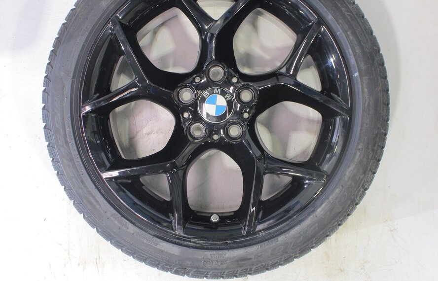 BMW BMW X1 E84 322 18 inch Pirelli Runflat Winterbanden Nieuw Origineel