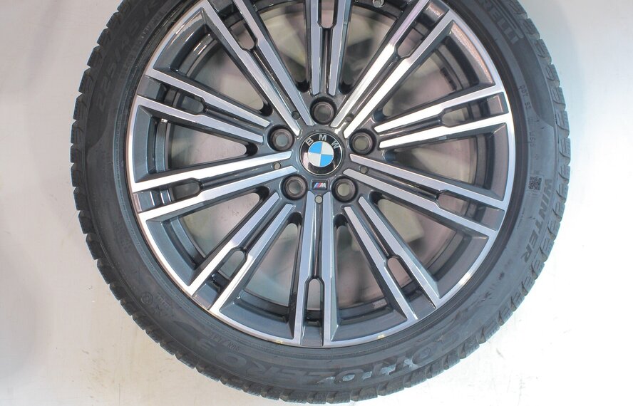 BMW BMW 2 serie 3 serie 4 serie G20 G21 G22 G42 790M 18 inch Pirelli Runflat Winterbanden Nieuw Origineel