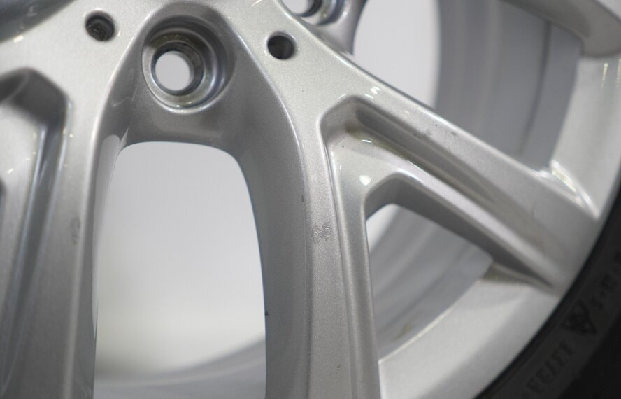 BMW BMW 2 serie F45 F46 Active Gran Tourer 574 17 inch Continental Runflat Winterbanden Origineel