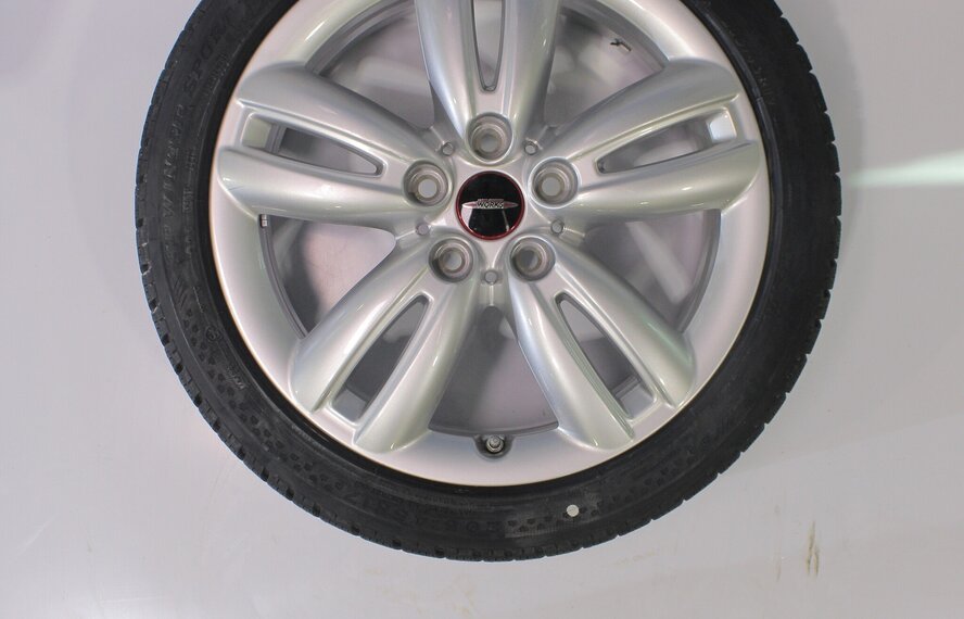 Mini Mini Cooper / S / One / Cabrio F55 F56 F57 JCW501 17 inch Dunlop Runflat Winterbanden Nieuw Origineel