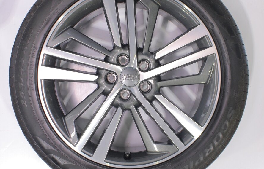 Audi Audi Q5 SQ5 80A 20 inch Pirelli Zomerbanden Origineel