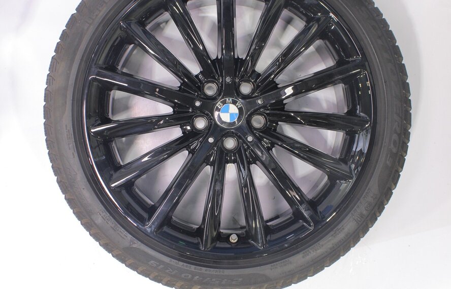BMW BMW 5 serie G30 G31 8 serie G14 G15 G16 633 19 inch Pirelli Runflat Winterbanden Origineel