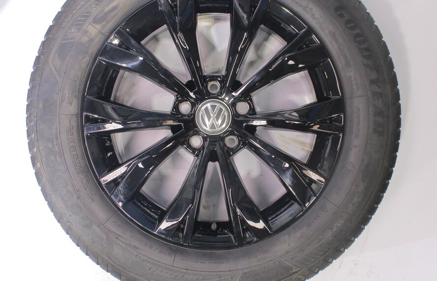 Volkswagen Volkswagen Tiguan II Montana 17 inch Goodyear All-Season (4 seizoenen) Origineel
