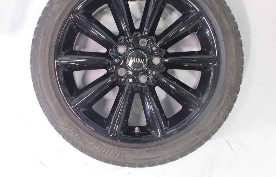 Mini Clubman F54 518 17 inch Bridgestone Winterbanden Origineel