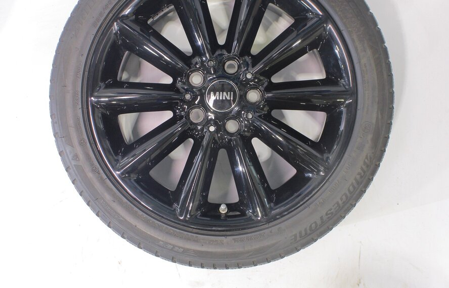 Mini Clubman F54 518 17 inch Bridgestone Runflat Winterbanden Origineel