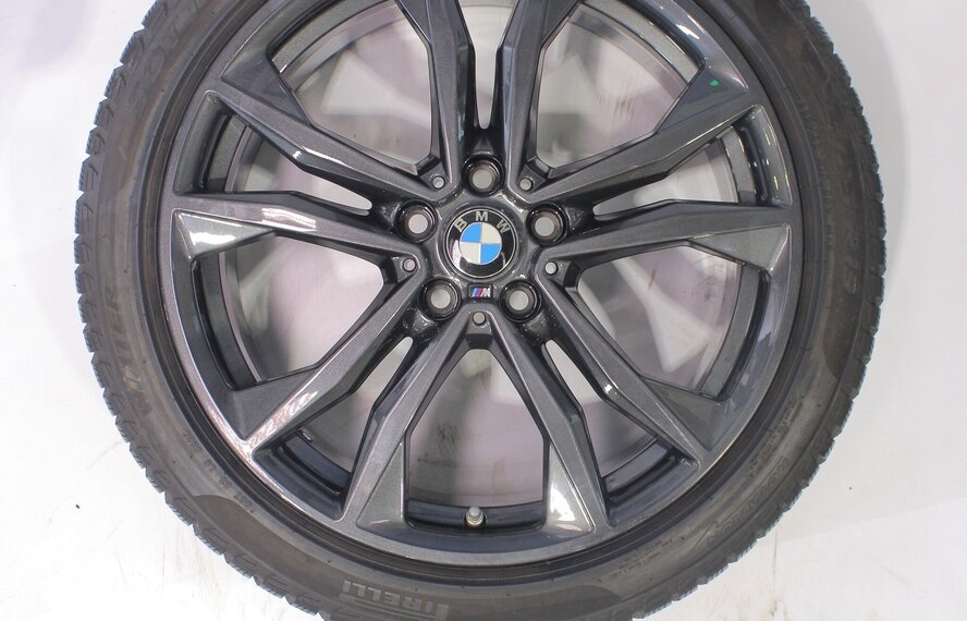 BMW BMW X1 F48 X2 F39 715M 19 inch Pirelli Runflat Winterbanden Origineel