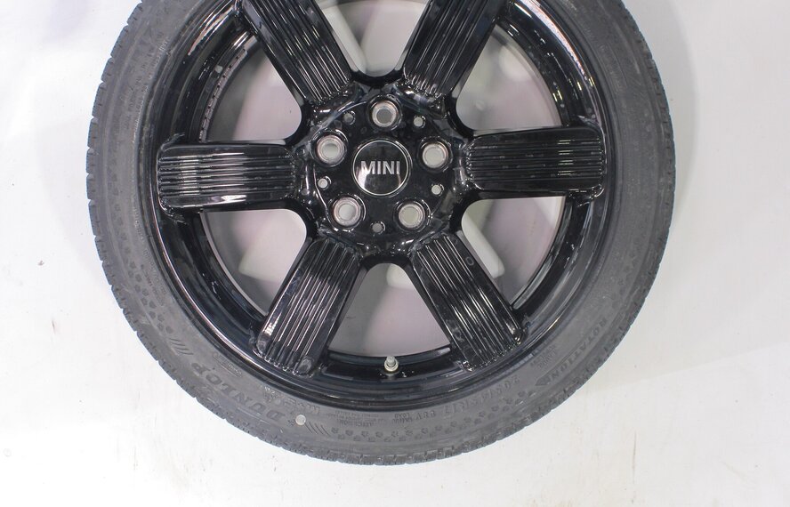 Mini Cooper / S / One / Cabrio F55 F56 F57 525 17 inch Dunlop Runflat Winterbanden Origineel