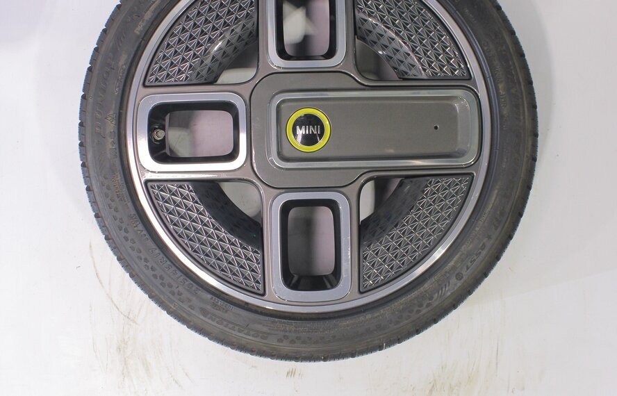 Mini Cooper / S / One / Cabrio F55 F56 F57 737 17 inch Dunlop Runflat Winterbanden Origineel