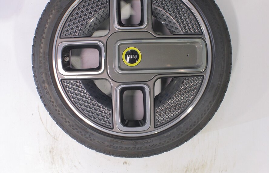 Mini Cooper / S / One / Cabrio F55 F56 F57 737 17 inch Dunlop Runflat Winterbanden Origineel