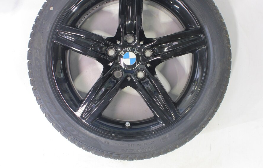 BMW BMW 1 2 serie F20 F21 F22 F23 379 17 inch velgen Pirelli Runflat Winterbanden Nieuw Origineel