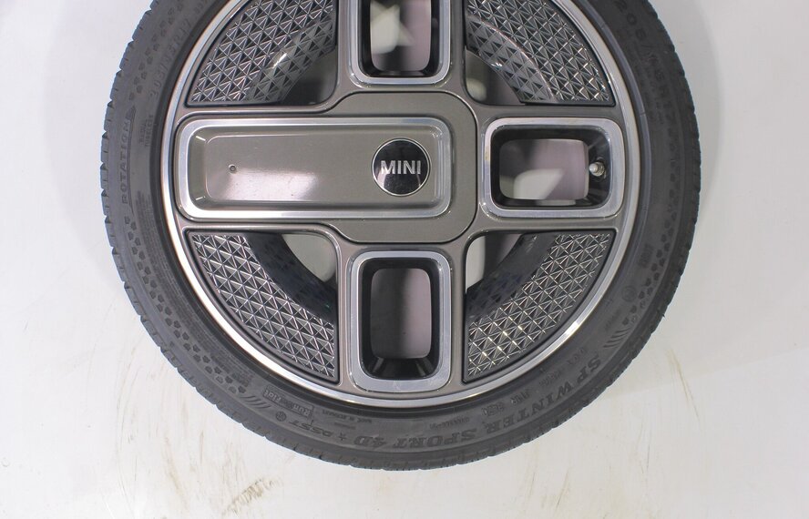 Mini Mini Cooper / S / One / Cabrio F55 F56 F57 737 17 inch Dunlop Runflat Winterbanden Origineel