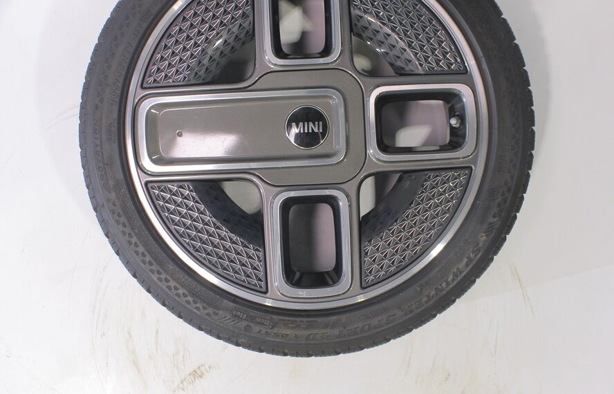 Mini Mini Cooper / S / One / Cabrio F55 F56 F57 737 17 inch Dunlop Runflat Winterbanden Origineel