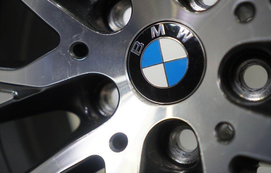 BMW BMW 1 2 serie F40 F44 2 serie Gran Coupe 489 17 inch velgen Pirelli Winterbanden Origineel